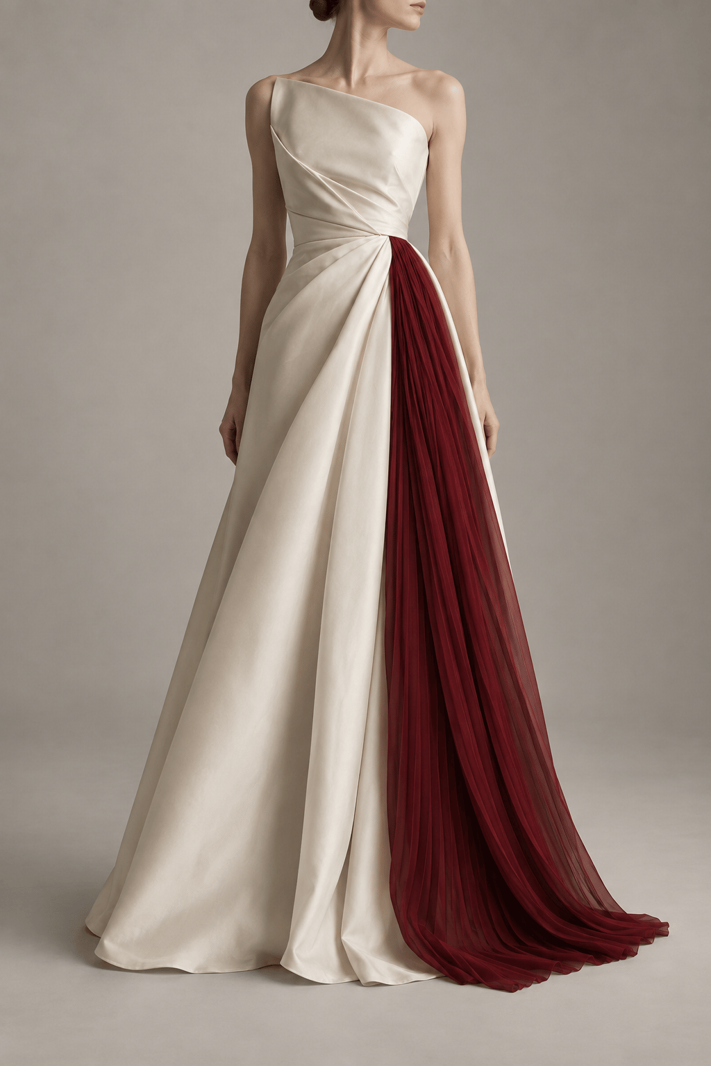 Abito couture in seta avorio con pannello plissettato cremisi
